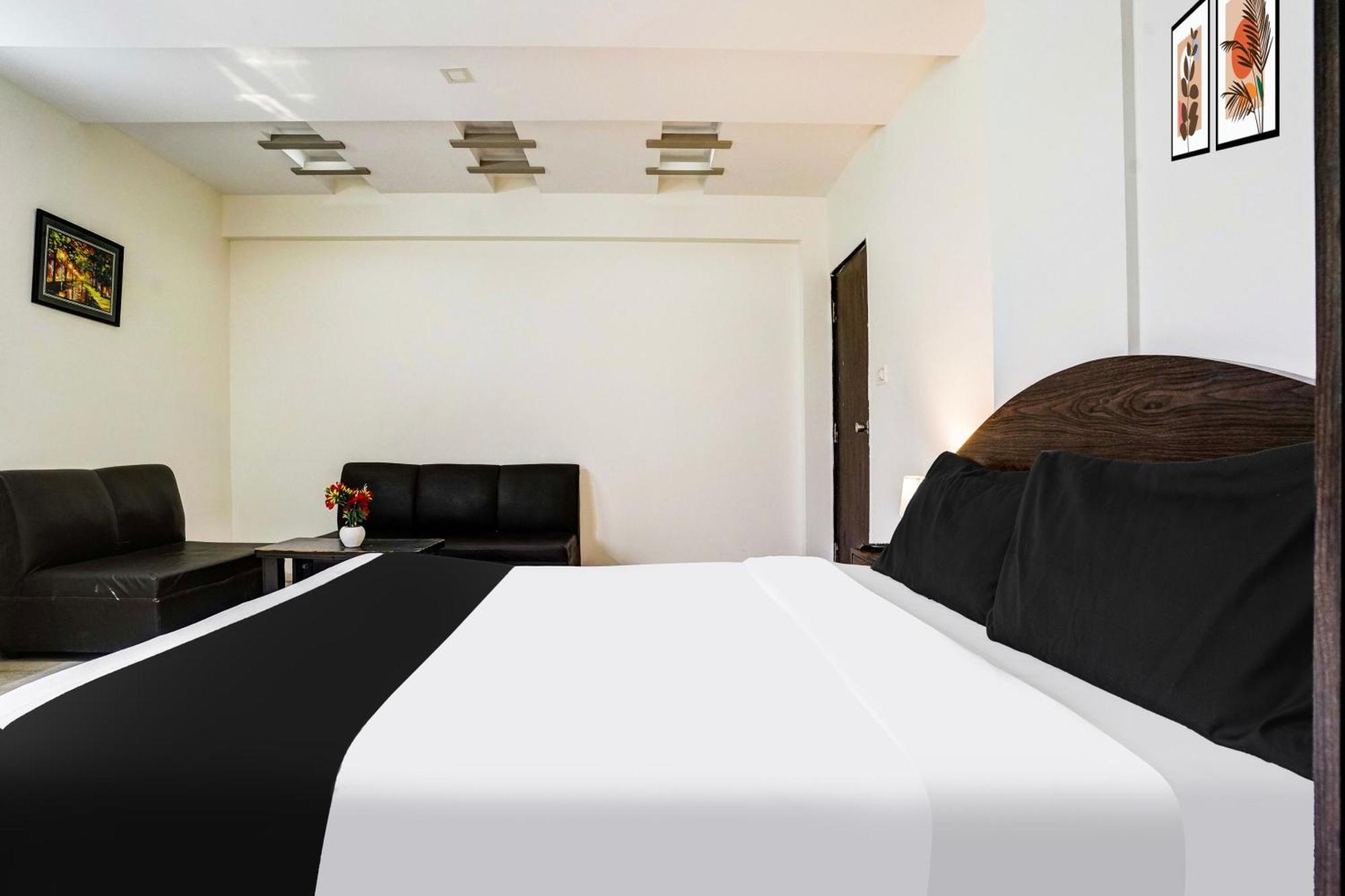 Super Hotel O Nashik Near Vijay Mamta Theatre Formerly Sahara Inn Exteriör bild