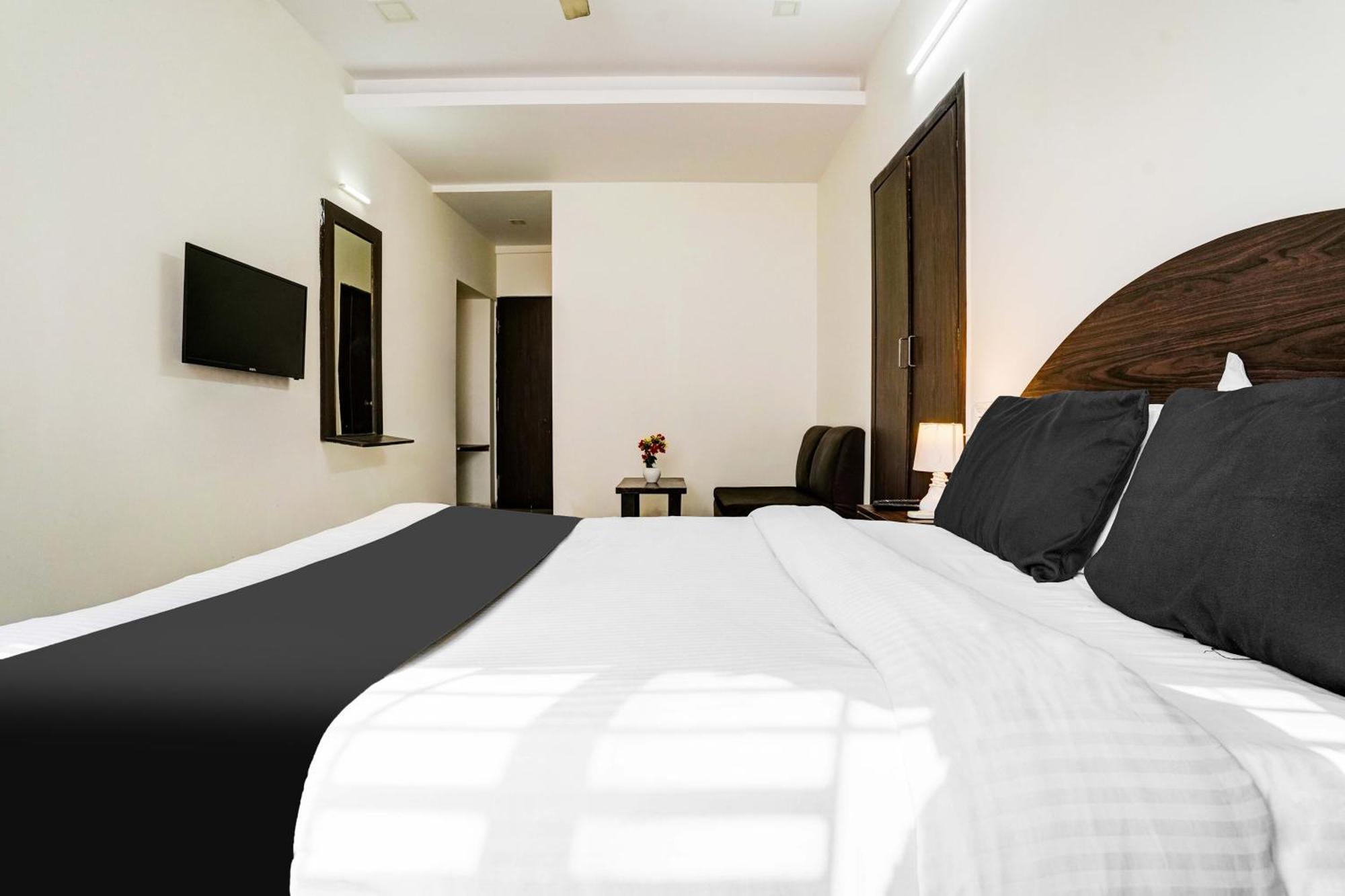Super Hotel O Nashik Near Vijay Mamta Theatre Formerly Sahara Inn Exteriör bild