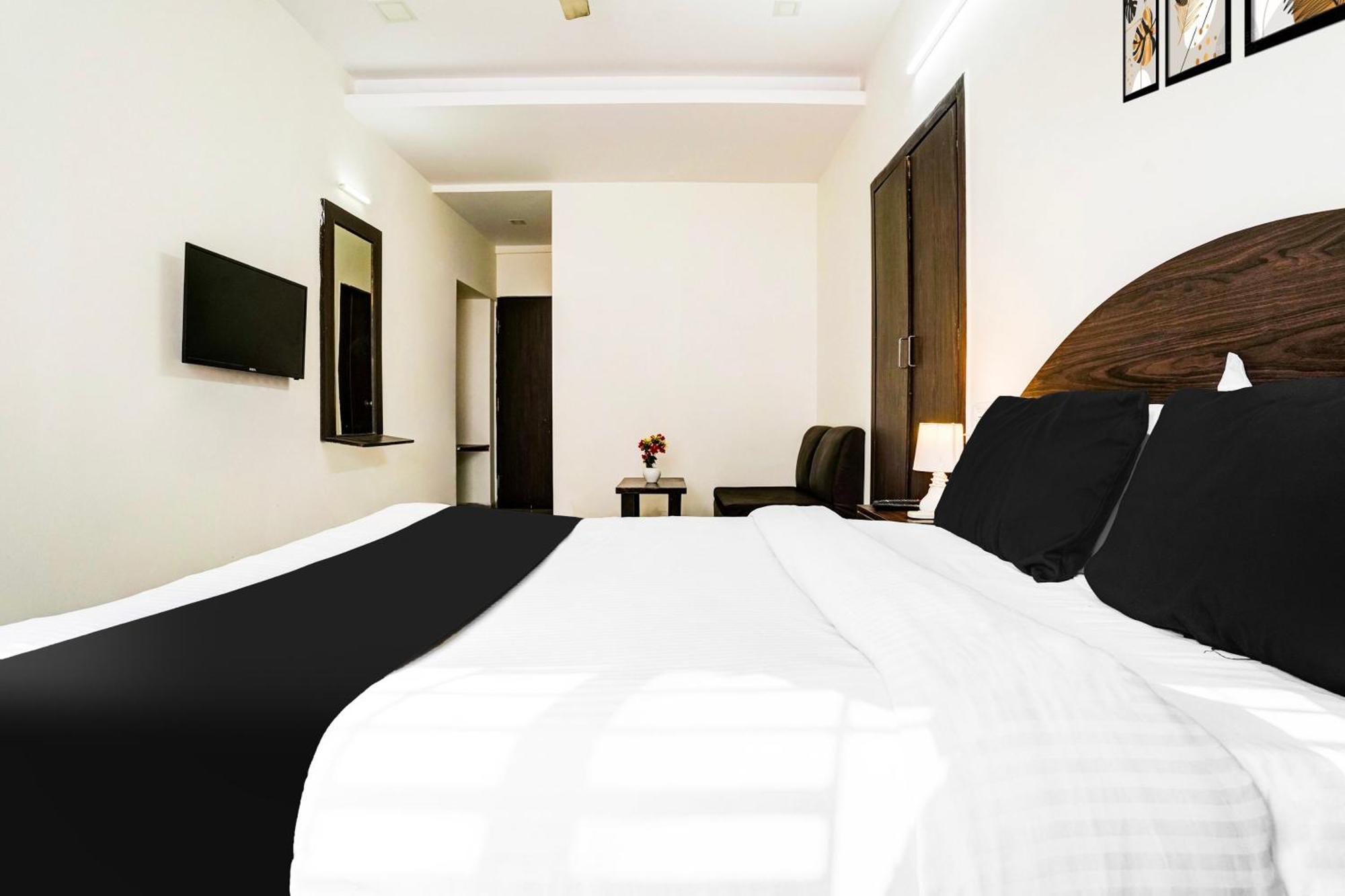 Super Hotel O Nashik Near Vijay Mamta Theatre Formerly Sahara Inn Exteriör bild